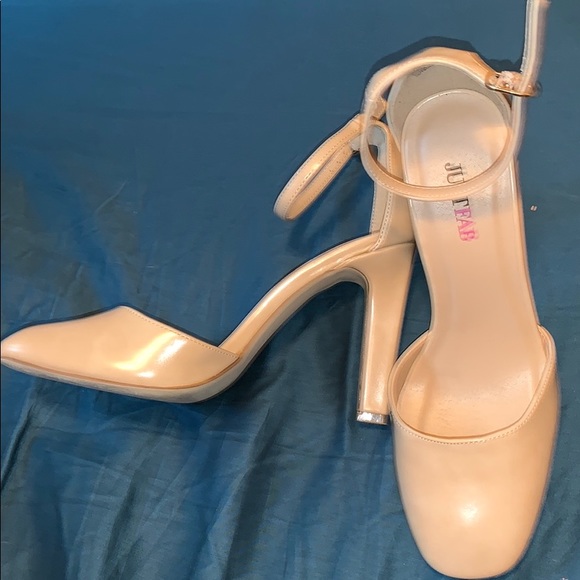 Just Fab Tan Nude Heels Size 7.5 Great Condition! - Picture 2 of 4